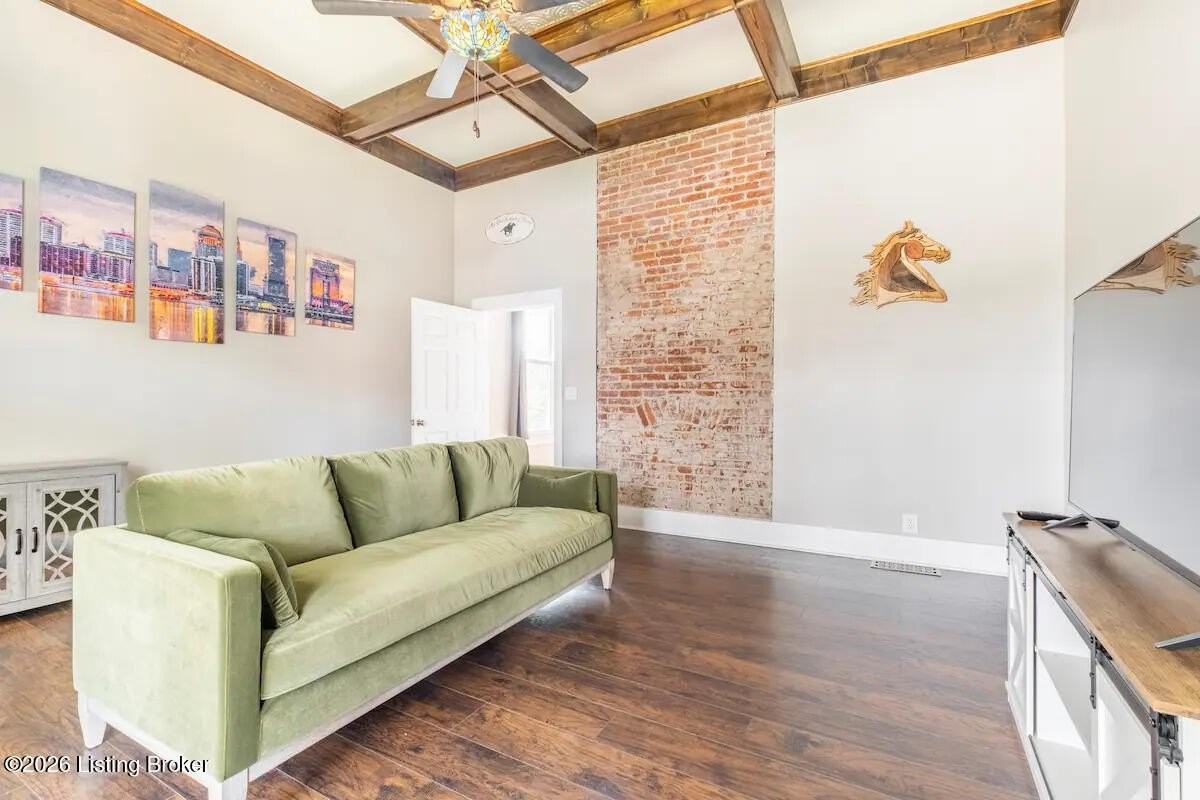 1046 Charles St - Photo 2 of 23
