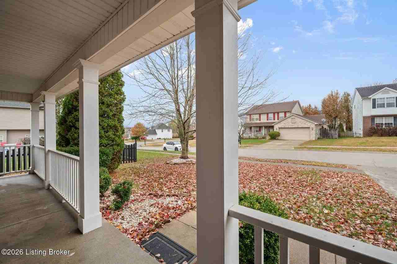10945 Symington Cir - Photo 3 of 36