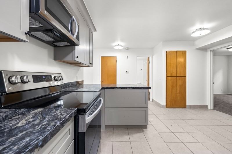627 S St #3 - Photo 4 of 12