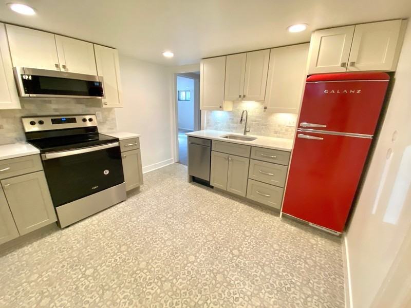 266 S Douglas St #1 - Photo 3 of 10