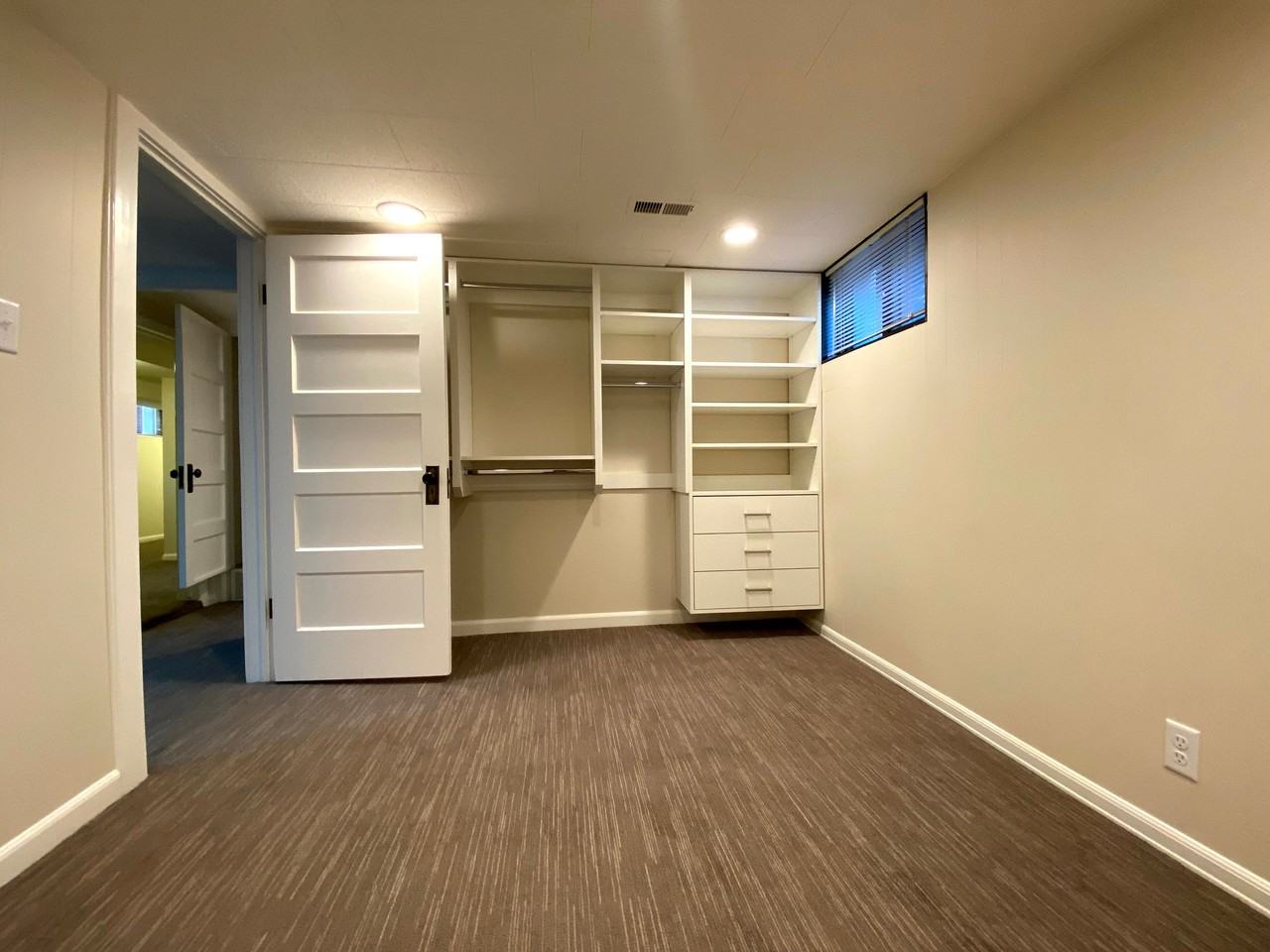 266 S Douglas St #1 - Photo 6 of 10