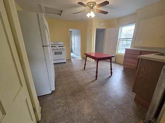 427 Wilson St #2 - Photo 4 of 20