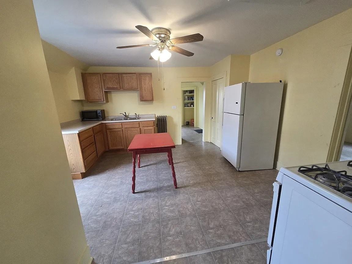 427 Wilson St #2 - Photo 5 of 20