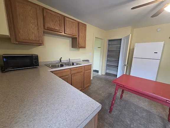 427 Wilson St #2 - Photo 6 of 20