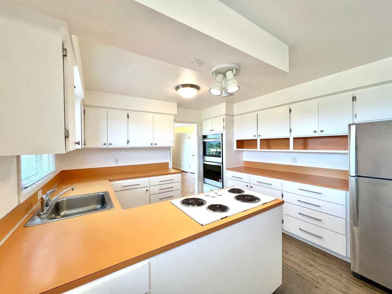 12815 Ne Fremont St - Photo 2 of 23