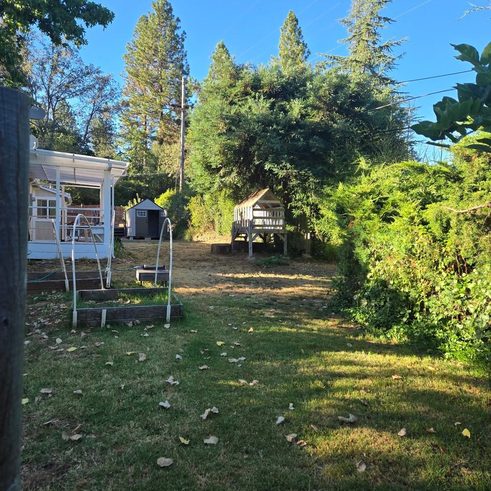 709 Cole Rd - Photo 3 of 16