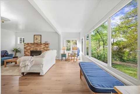709 Cole Rd - Photo 4 of 16