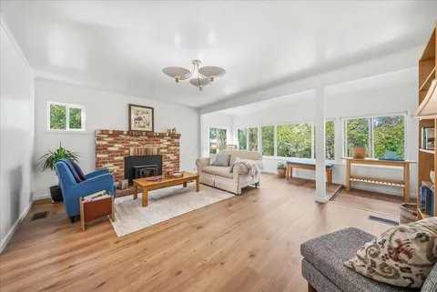 709 Cole Rd - Photo 5 of 16