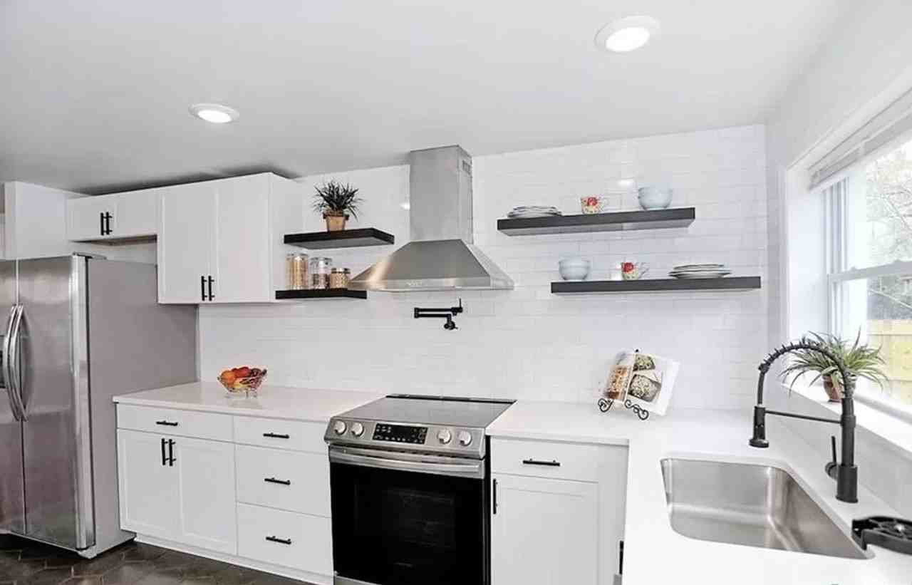 505 E 35th St - Photo 3 of 4