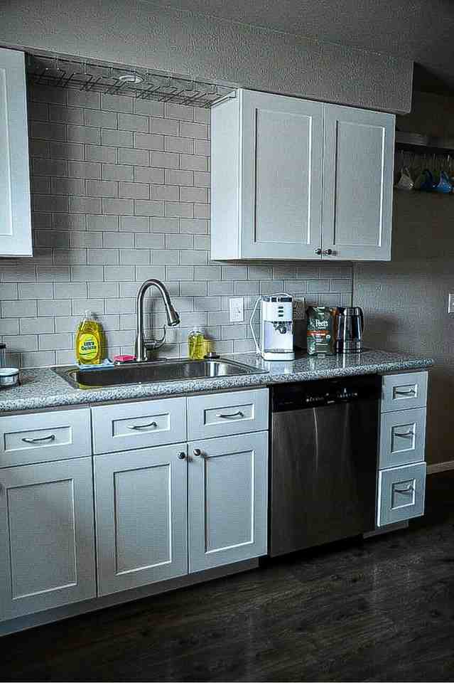 2303 S Myrtle St - Photo 4 of 18