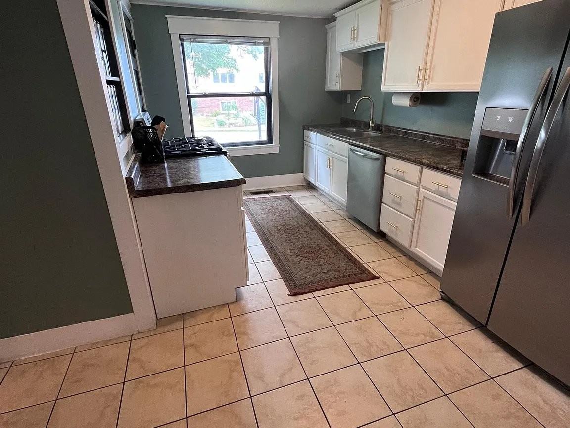185 N Main St - Photo 4 of 7