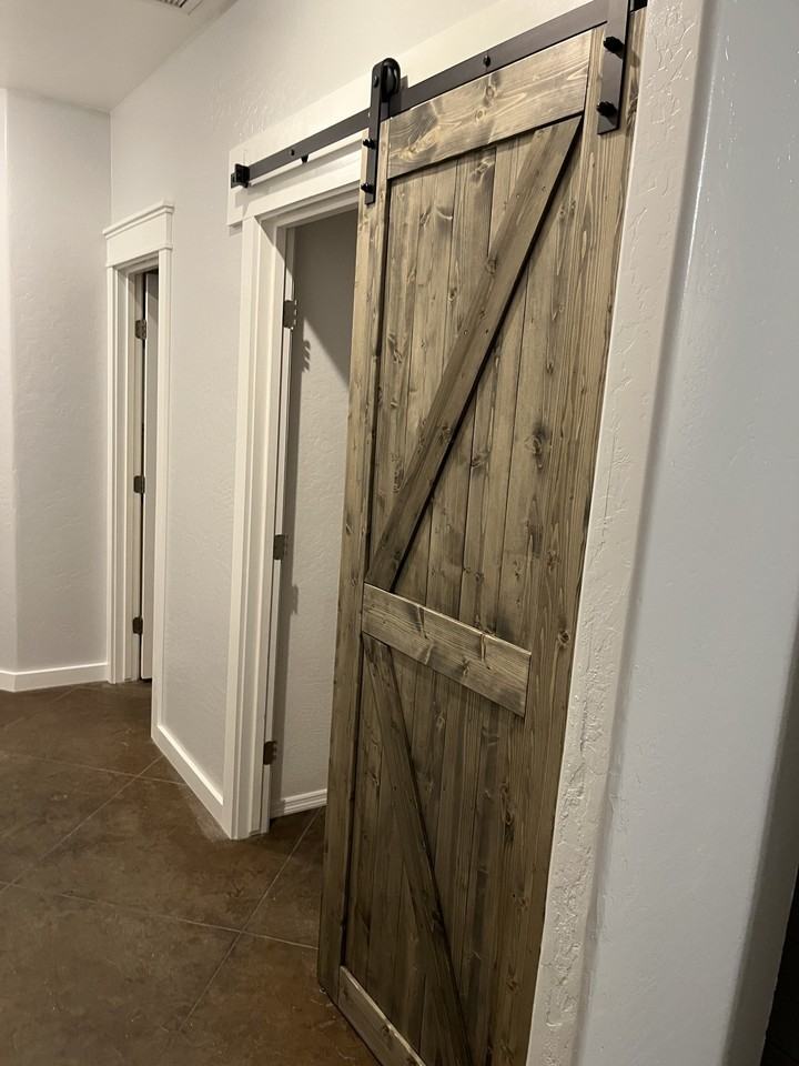 720 Sw - Photo 4 of 20