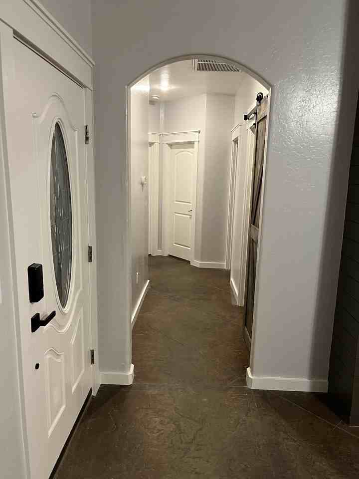 720 Sw - Photo 7 of 20