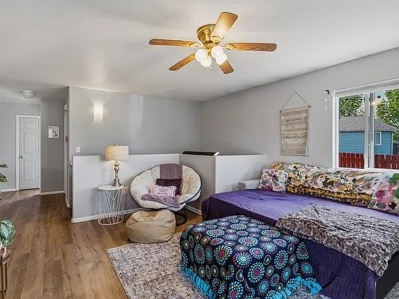2114 Meadow Dr - Photo 2 of 8