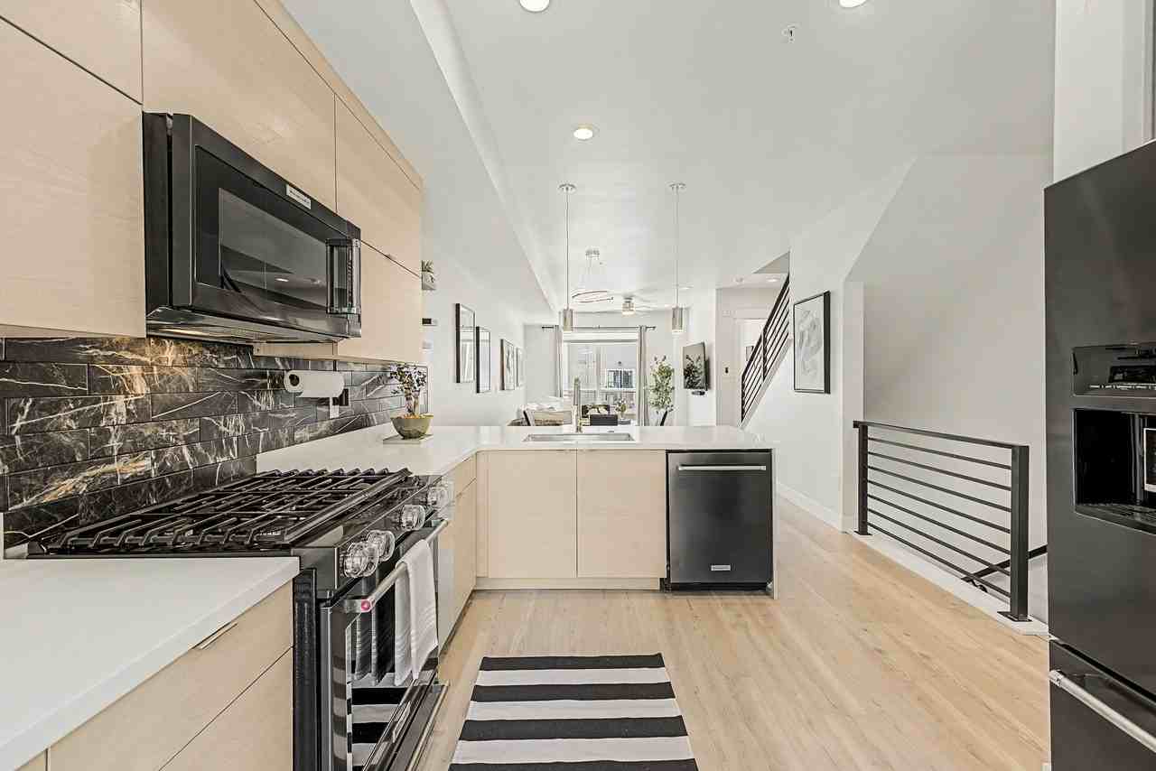 3437 W 63rd Pl - Photo 3 of 19