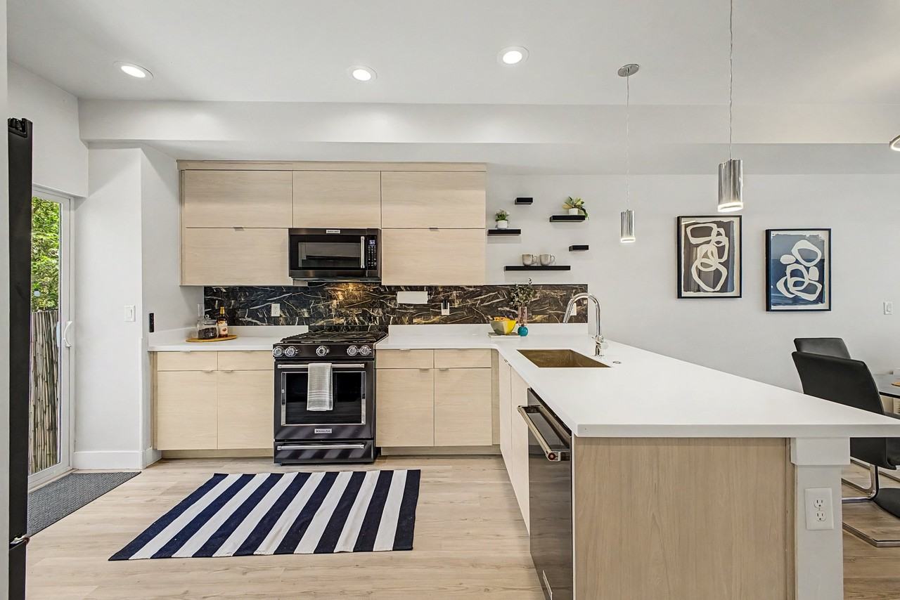 3437 W 63rd Pl - Photo 4 of 19