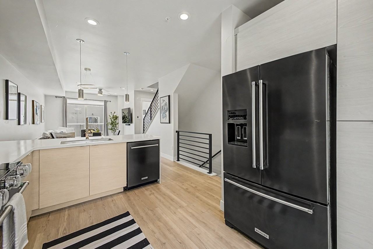 3437 W 63rd Pl - Photo 5 of 19