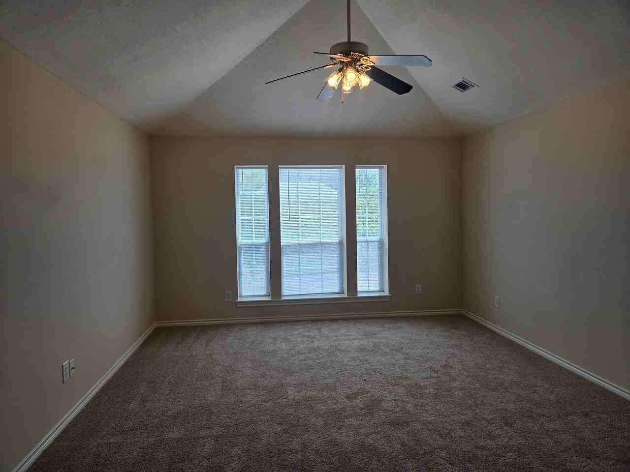 1228 Welsh Ave - Photo 3 of 7