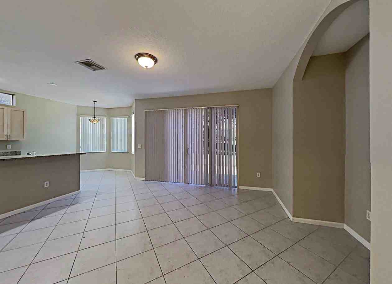 17113 Sw 49th Pl - Photo 3 of 19