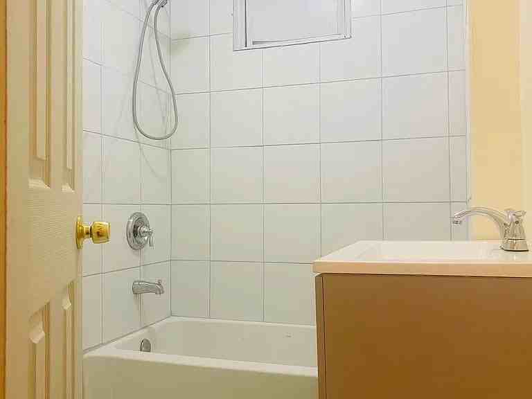 52 3rd St #3 - Photo 4 of 7