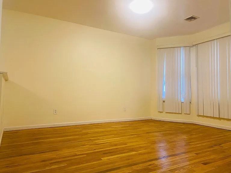 52 3rd St #3 - Photo 6 of 7