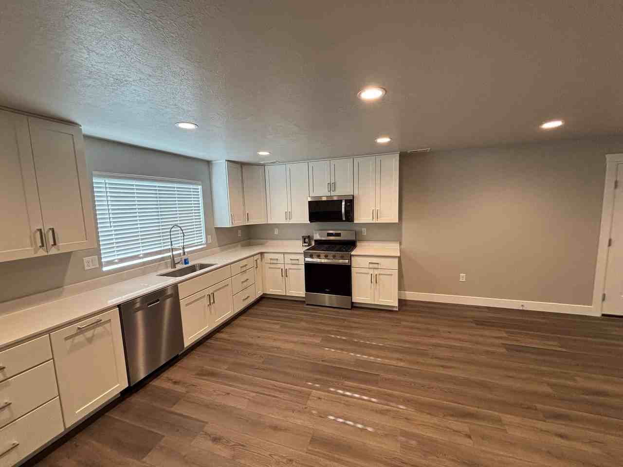 4396 Westnorth - Photo 6 of 19