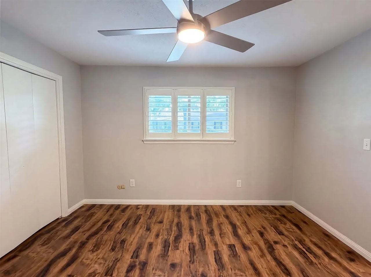 1619 Woodcrest Ln - Photo 3 of 12