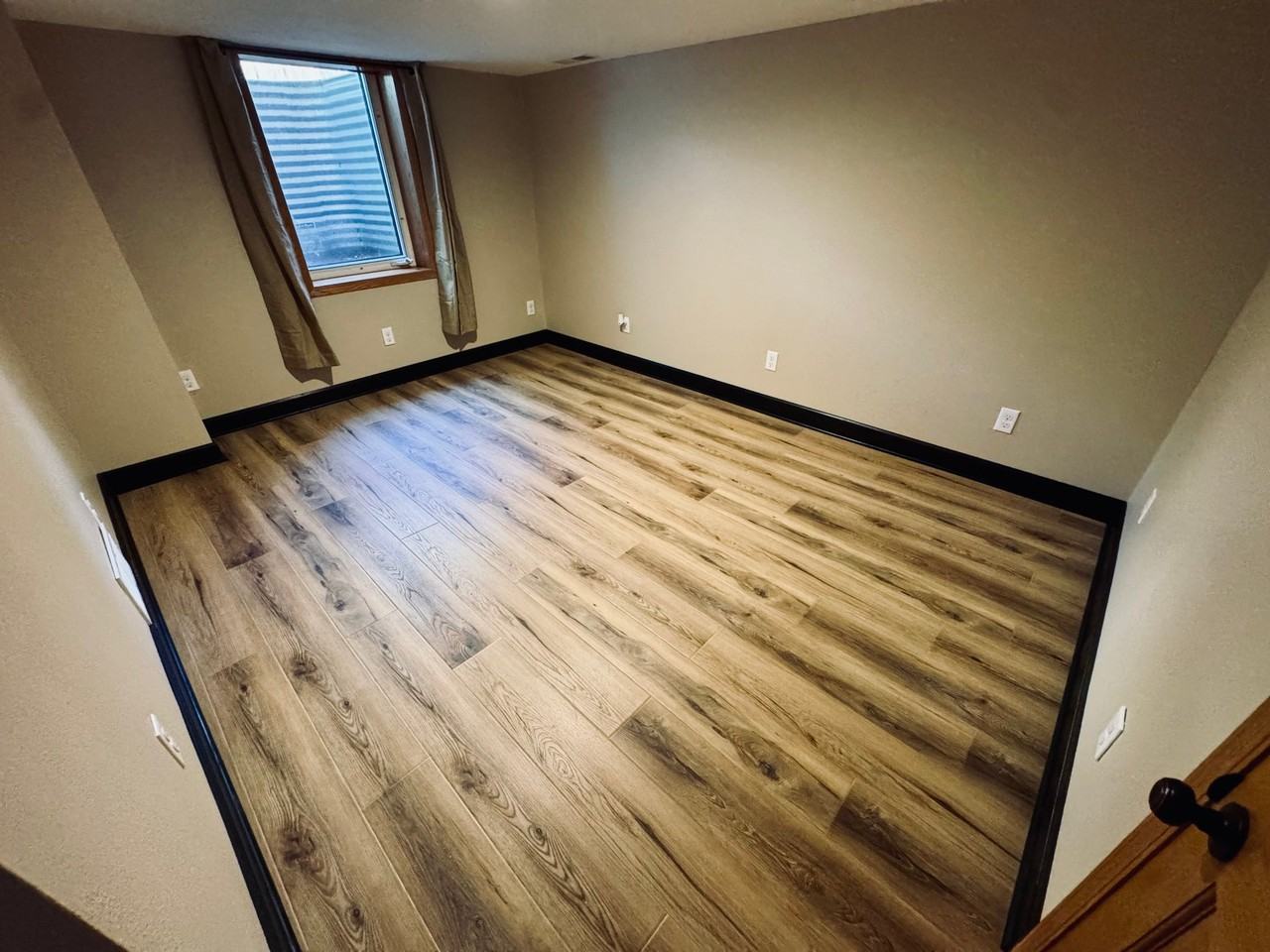 1120 Boone St - Photo 5 of 20