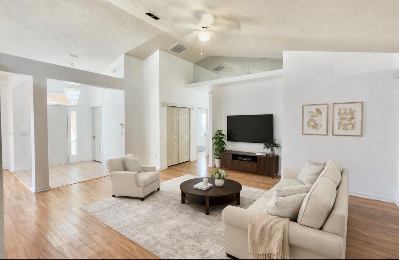 4423 Nw 36th St - Photo 2 of 6