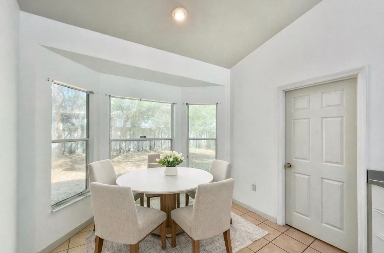 4423 Nw 36th St - Photo 3 of 6