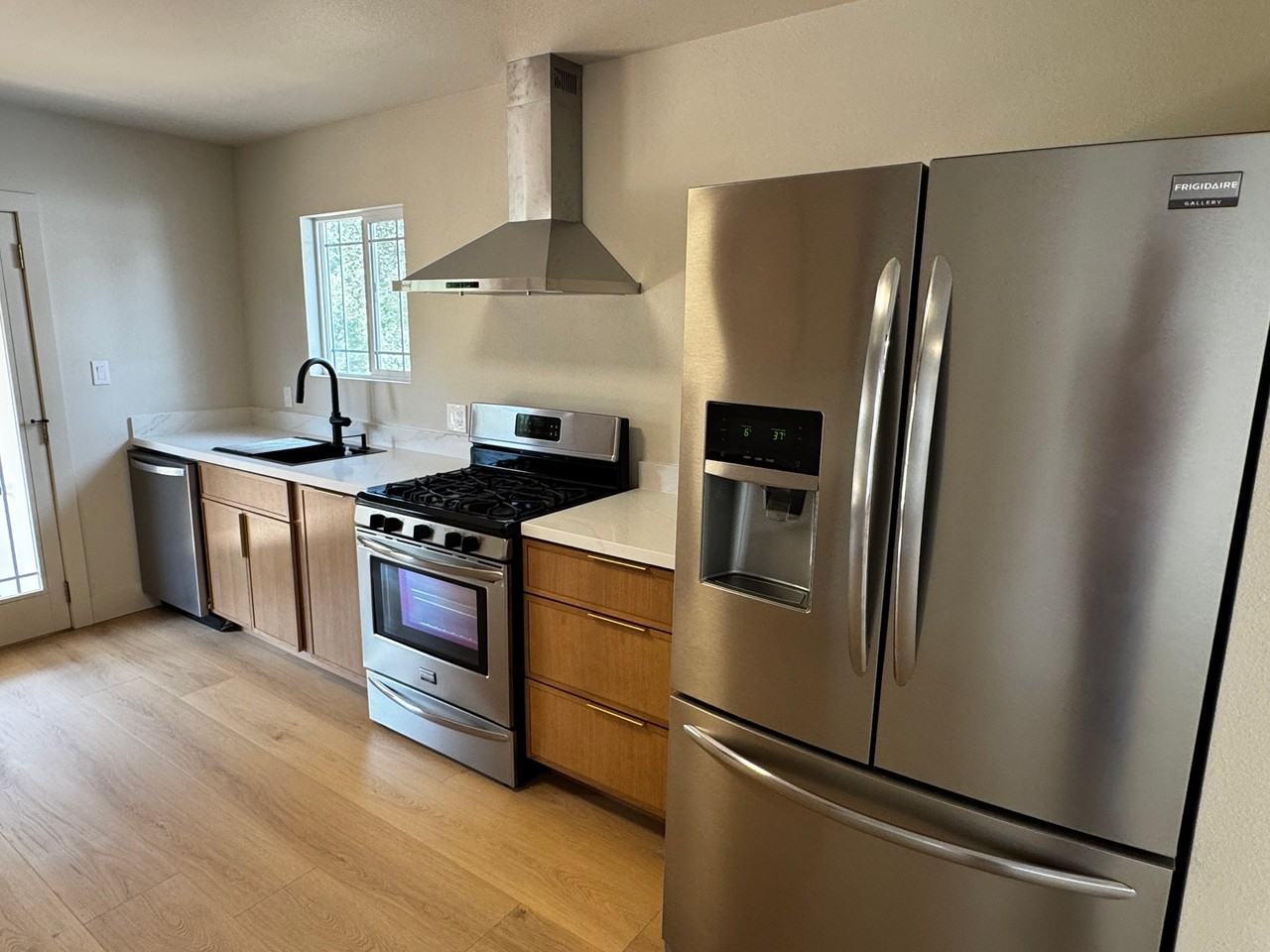 4829 Chico St - Photo 3 of 9