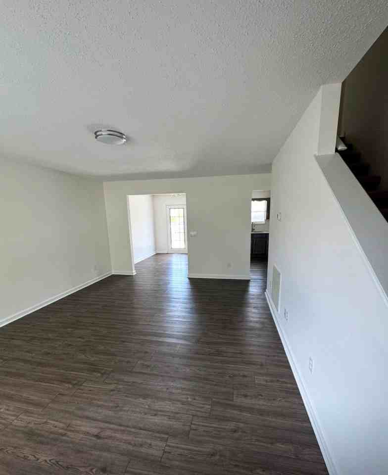 105 Boardwalk - Photo 7 of 16