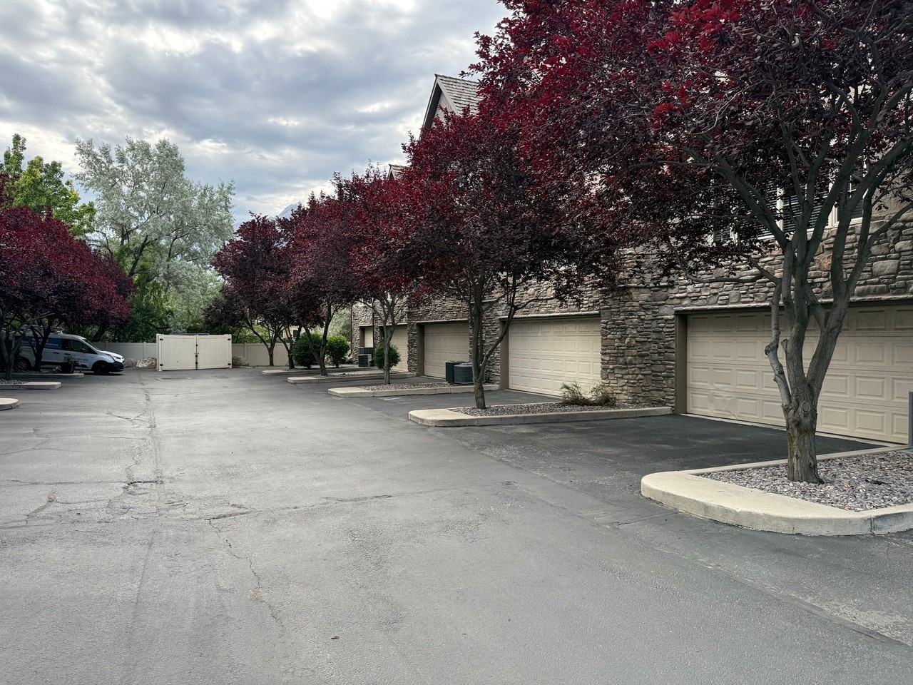 1361 E Mossy Springs Ln - Photo 2 of 20