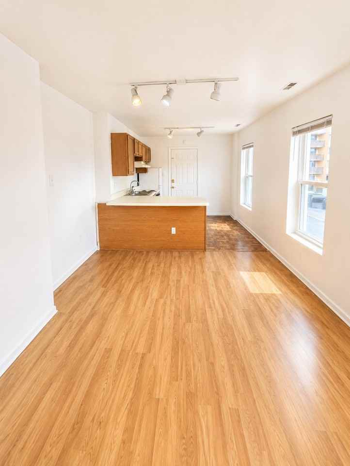 507 W W Grace St #C3 - Photo 4 of 18