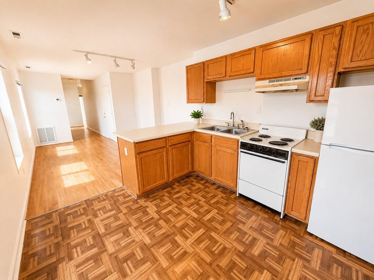 507 W W Grace St #C3 - Photo 5 of 18