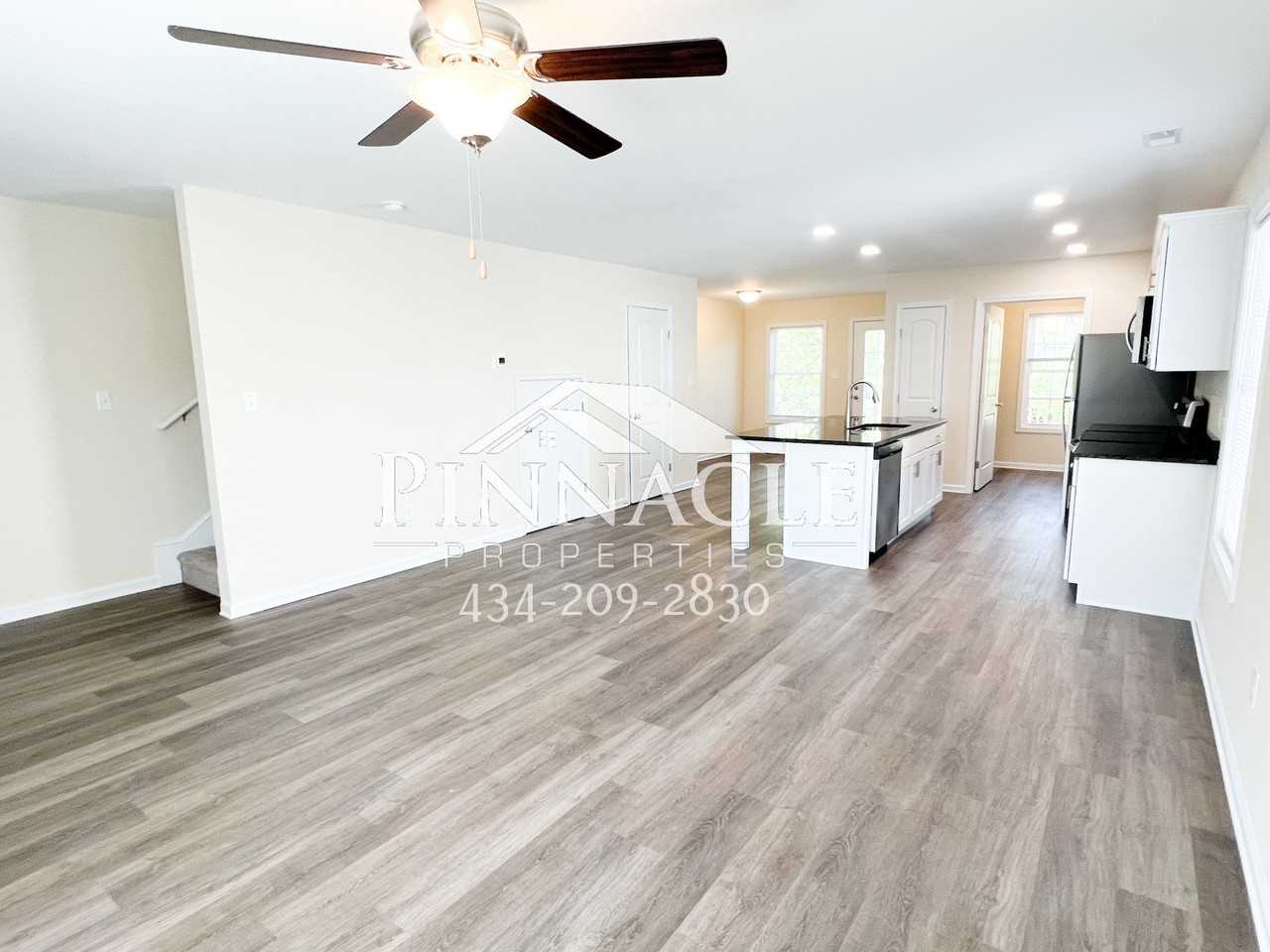 2305 Tazewell Ave #B - Photo 3 of 20