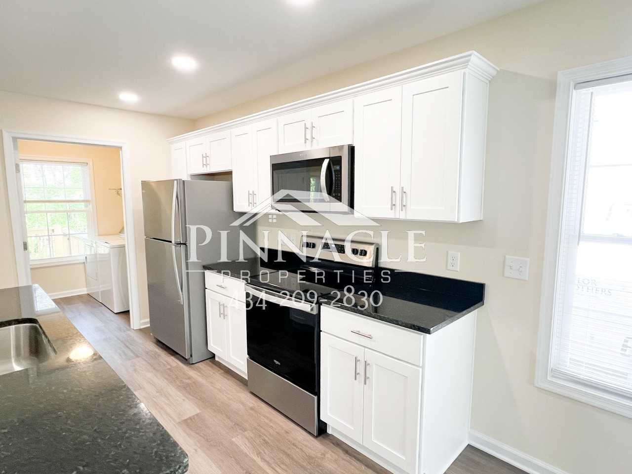 2305 Tazewell Ave #B - Photo 4 of 20