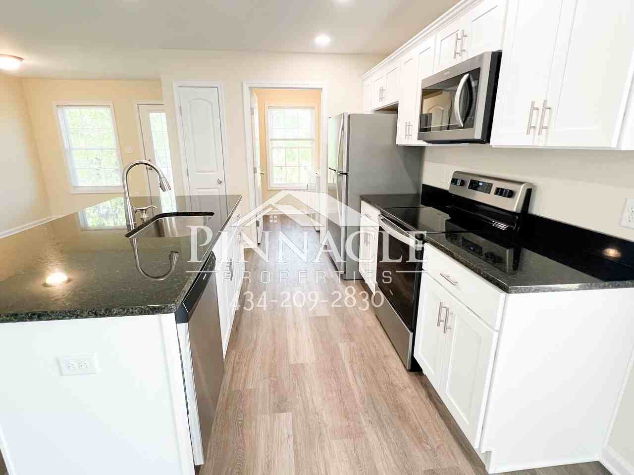 2305 Tazewell Ave #B - Photo 5 of 20