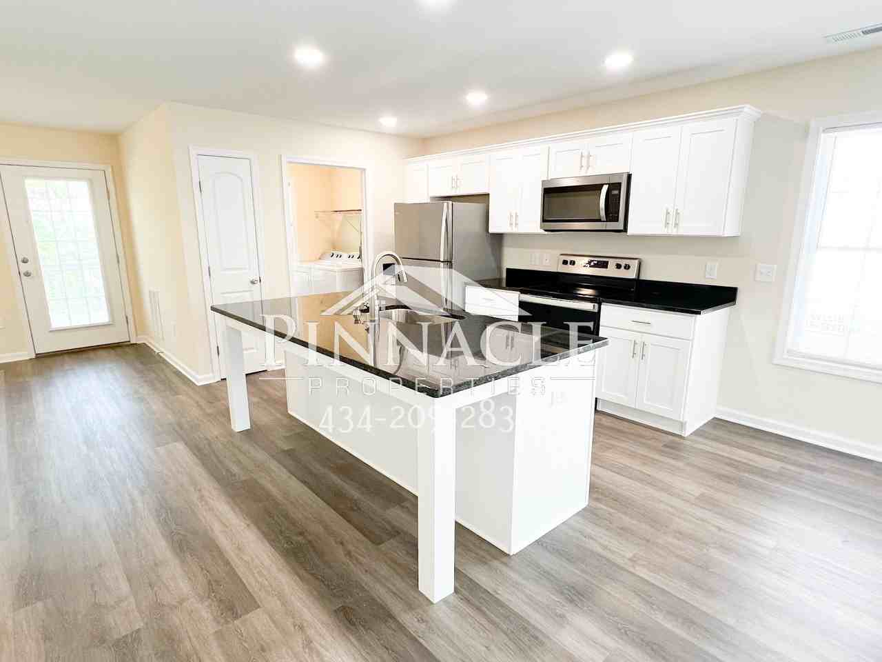 2305 Tazewell Ave #B - Photo 6 of 20