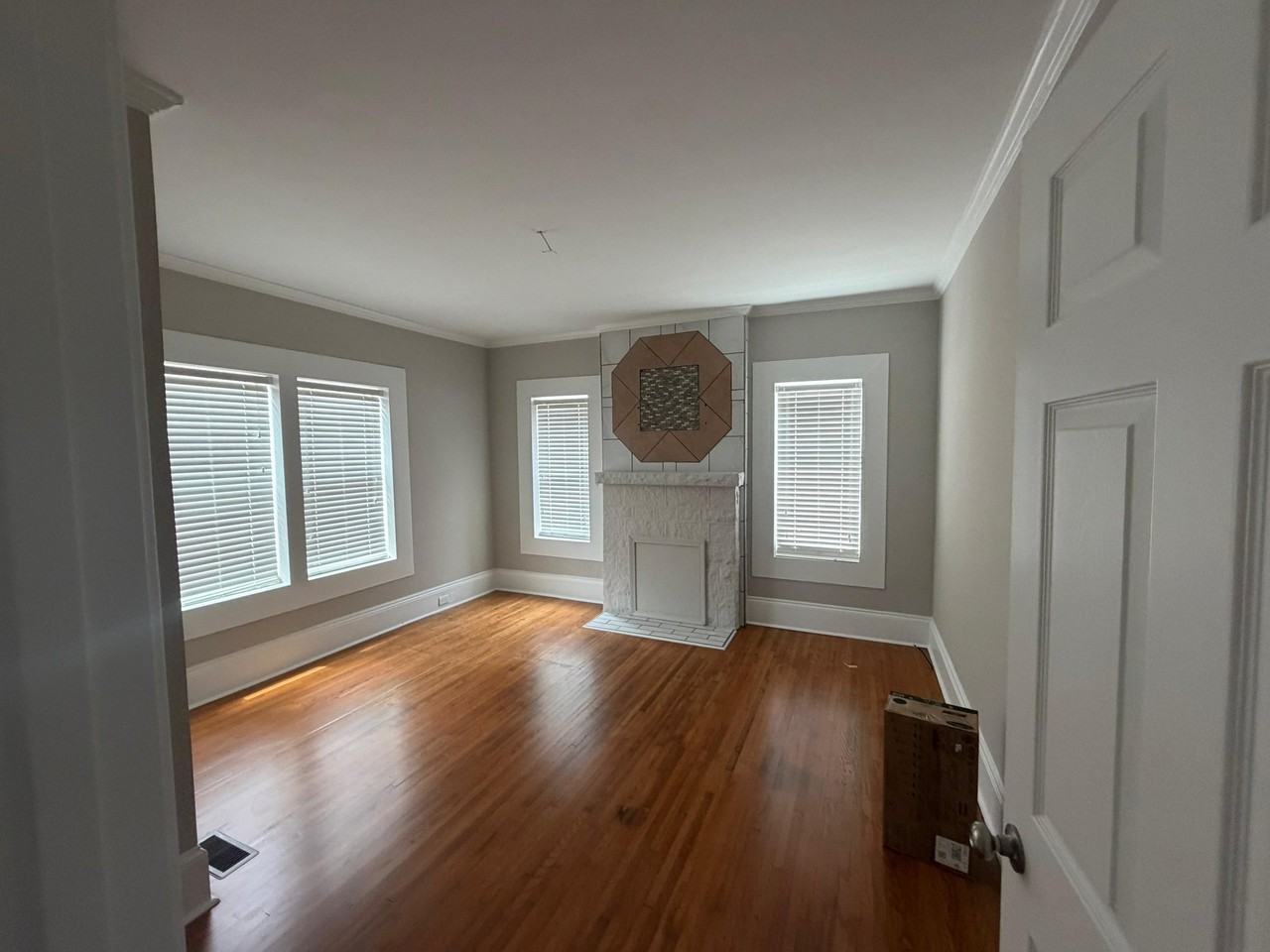 243 Spring St Sw - Photo 2 of 11
