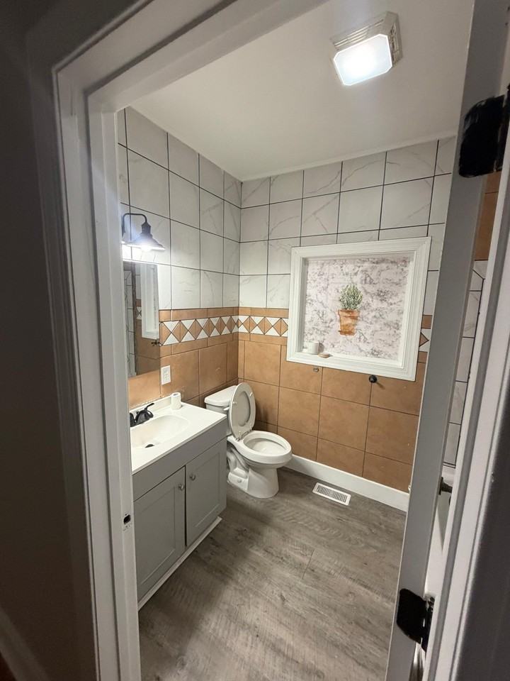 243 Spring St Sw - Photo 4 of 11