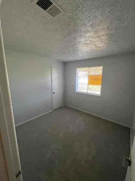 1074 Sparrow Ct - Photo 5 of 10