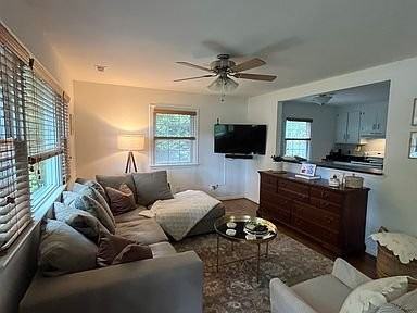 5414 Hawthorne Pl Nw #1 - Photo 2 of 8