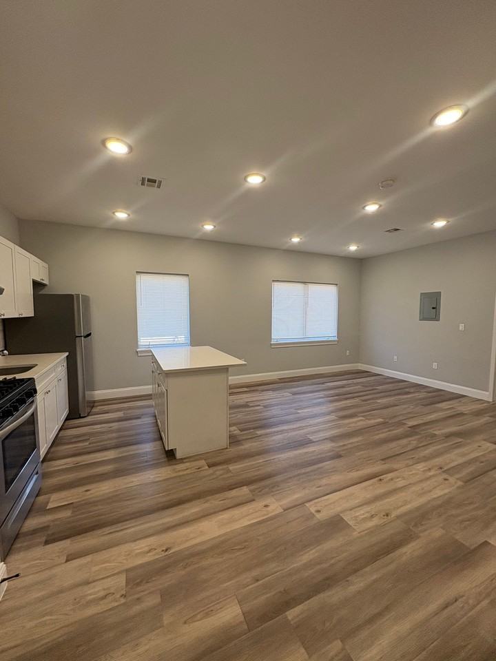 73 Beech St #303 - Photo 2 of 9