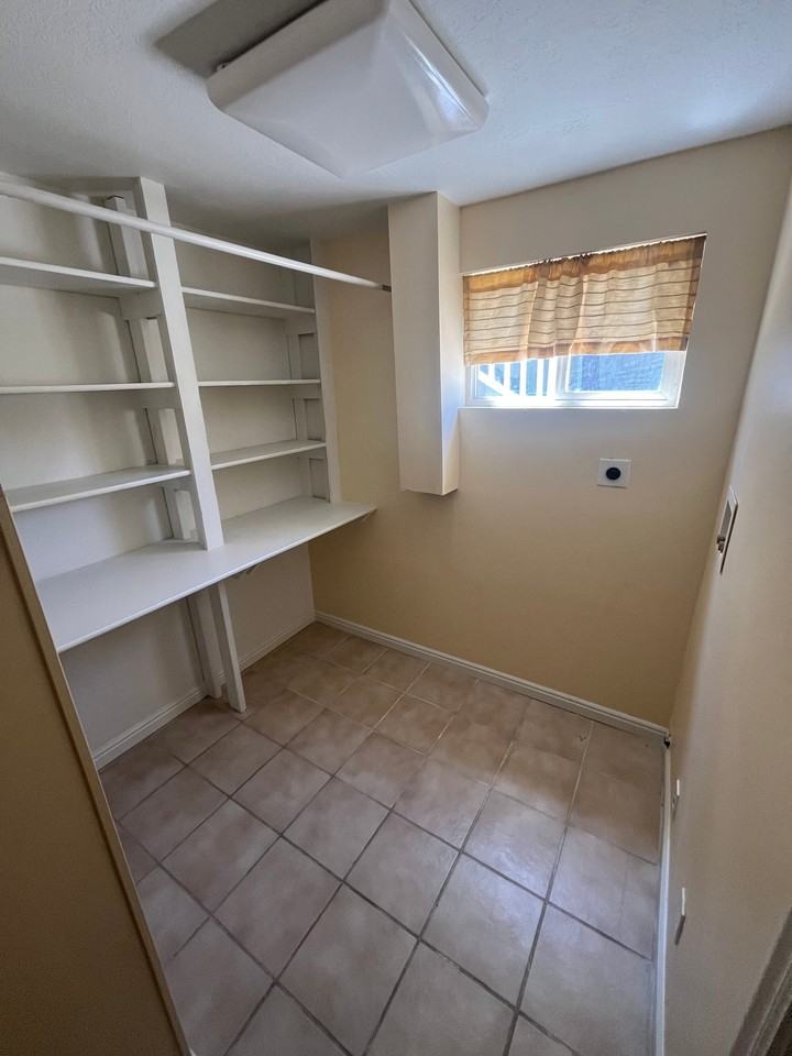 2648 E Manor Dr - Photo 2 of 4