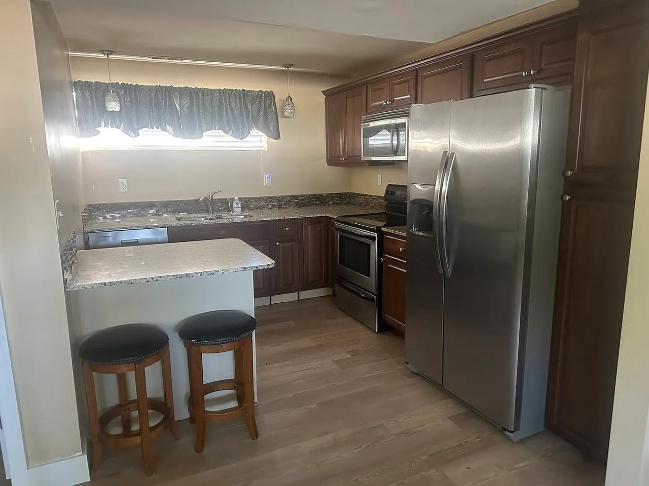 2648 E Manor Dr - Photo 3 of 4