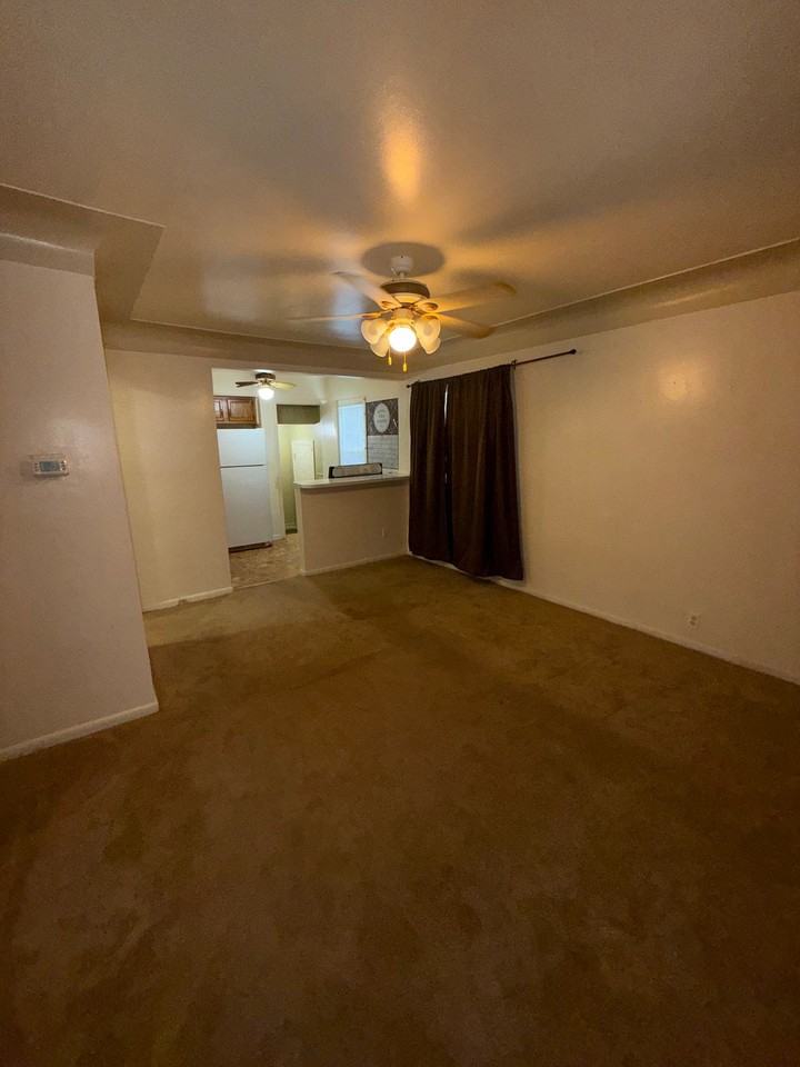 310 E Lyndon Ave - Photo 3 of 14
