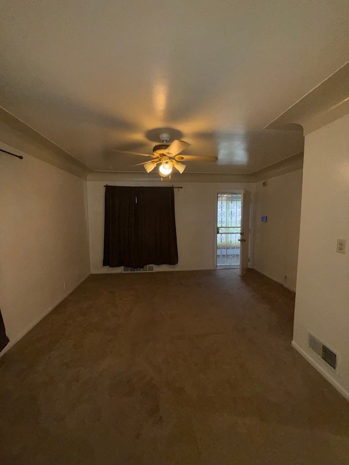 310 E Lyndon Ave - Photo 4 of 14