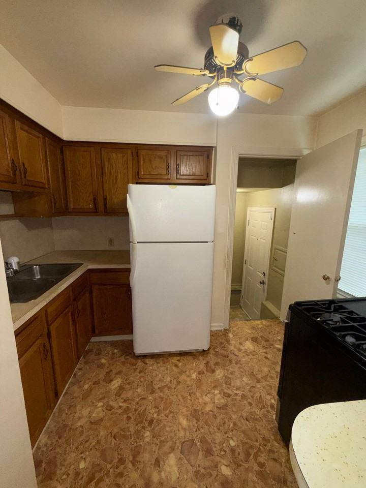 310 E Lyndon Ave - Photo 7 of 14