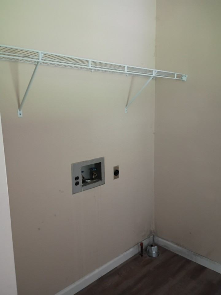 104 Kenton Ave - Photo 6 of 12